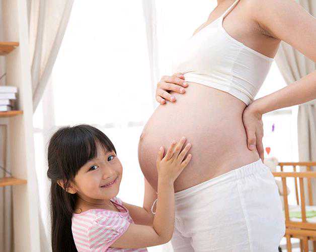 卵巢早衰可以供卵自怀吗&试管供卵医院,两周五宝宝穿多大衣服？两周五的宝宝